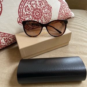 Burberry Sunglasses - Tortoise/Brown
